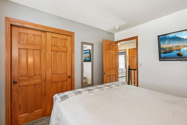 657 Cherrywood Drive, Waterford, WI 53185