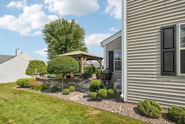 657 Cherrywood Drive, Waterford, WI 53185