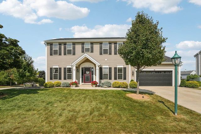 657 Cherrywood Drive, Waterford, WI 53185