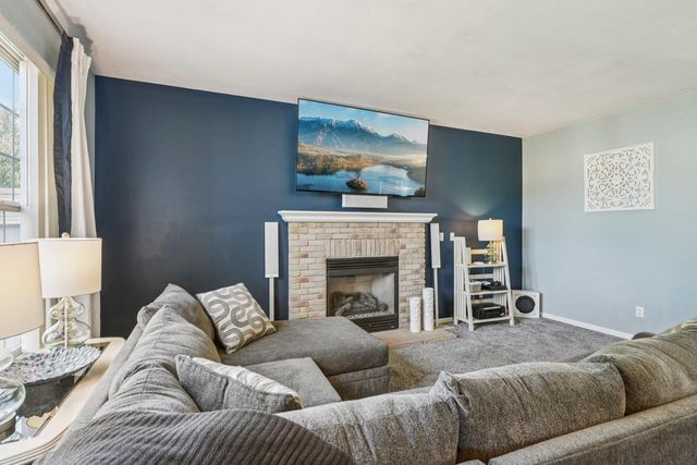 657 Cherrywood Drive, Waterford, WI 53185