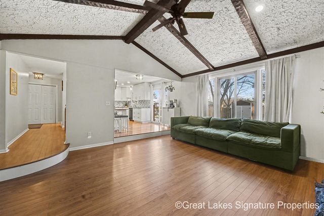 7528 Pinegrove Drive, Jenison, MI 49428