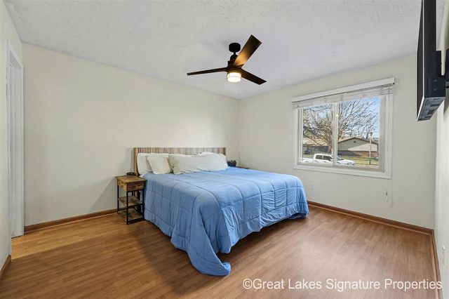 7528 Pinegrove Drive, Jenison, MI 49428