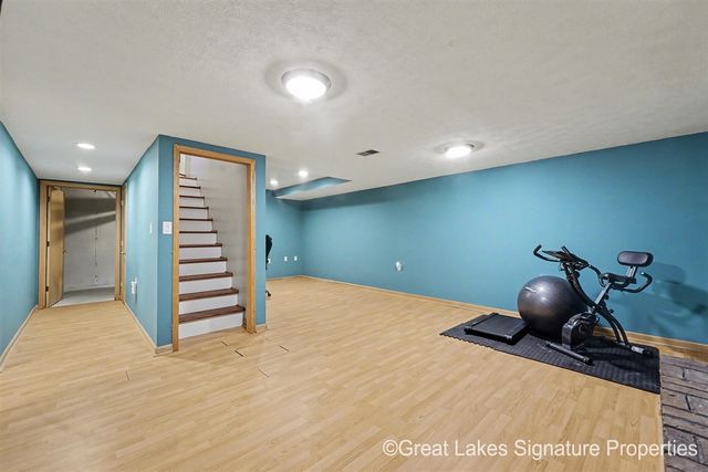 7528 Pinegrove Drive, Jenison, MI 49428