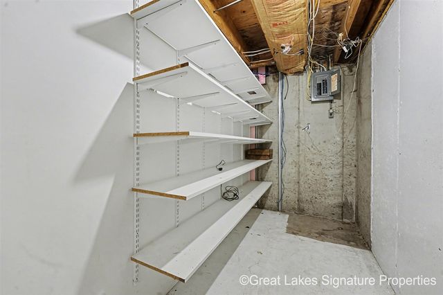 7528 Pinegrove Drive, Jenison, MI 49428