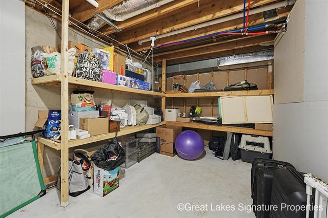 7528 Pinegrove Drive, Jenison, MI 49428