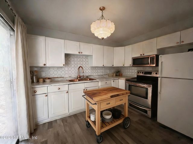 9058 JEFFERSON Avenue, Jacksonville, FL 32208
