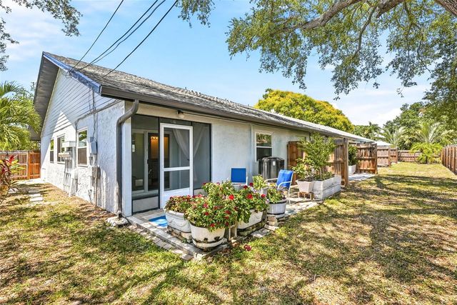 366 47TH AVENUE N 5, St Petersburg, FL 33703