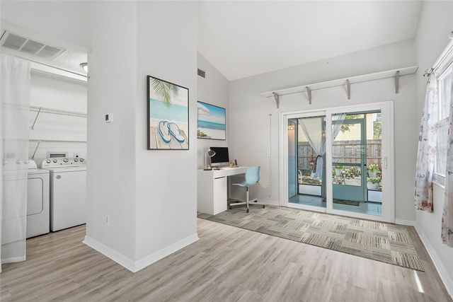 366 47TH AVENUE N 5, St Petersburg, FL 33703