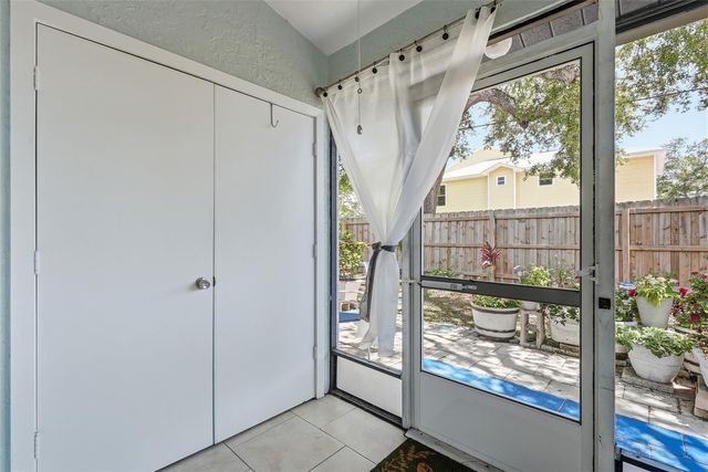 366 47TH AVENUE N 5, St Petersburg, FL 33703