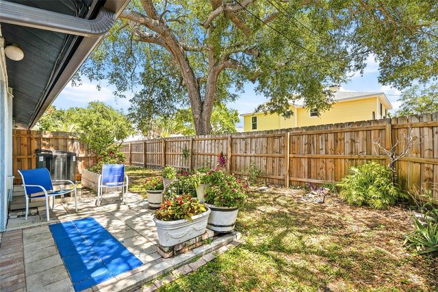 366 47TH AVENUE N 5, St Petersburg, FL 33703