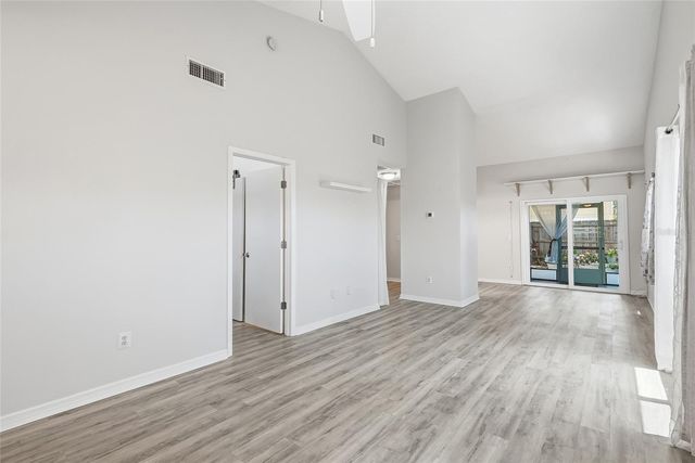366 47TH AVENUE N 5, St Petersburg, FL 33703