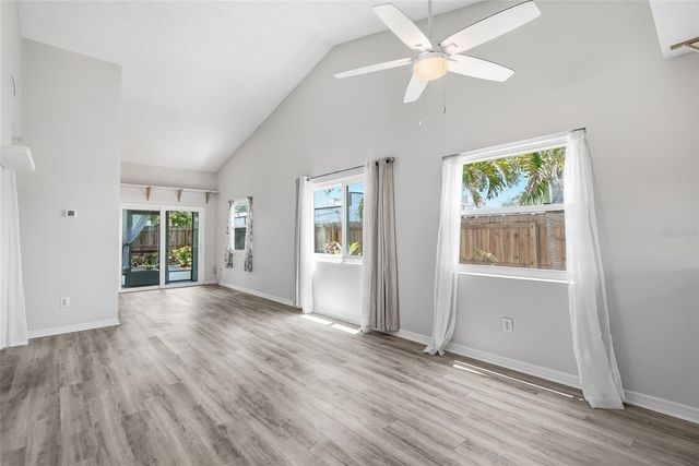 366 47TH AVENUE N 5, St Petersburg, FL 33703