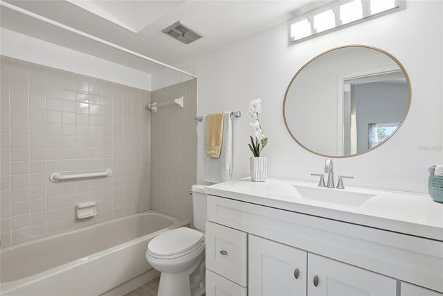 366 47TH AVENUE N 5, St Petersburg, FL 33703