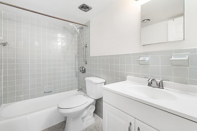 53 Melrose St 6F, Melrose, MA 02176