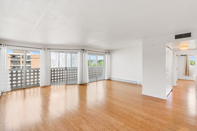 53 Melrose St 6F, Melrose, MA 02176