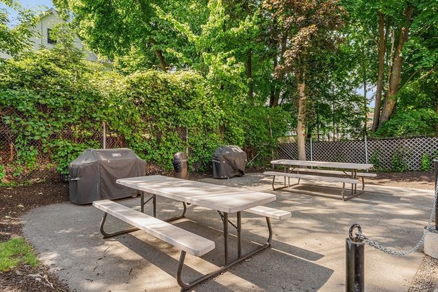 53 Melrose St 6F, Melrose, MA 02176