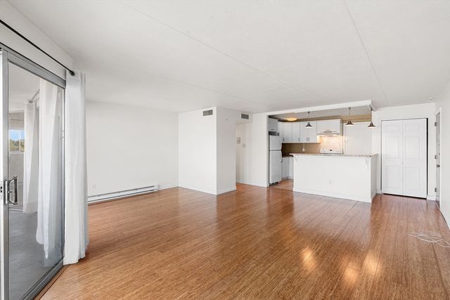 53 Melrose St 6F, Melrose, MA 02176