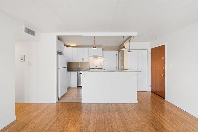 53 Melrose St 6F, Melrose, MA 02176