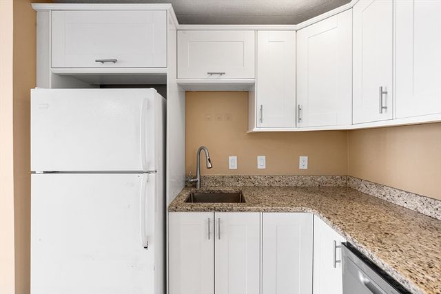 53 Melrose St 6F, Melrose, MA 02176