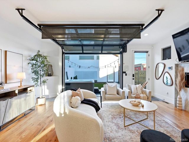 2636 S Acoma St, Denver, CO 80223