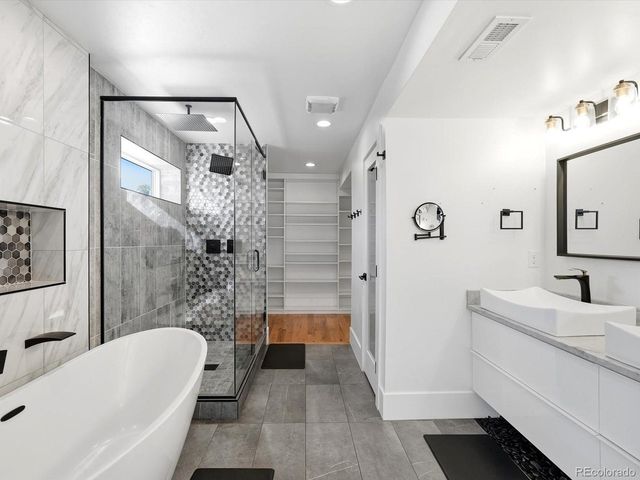 2636 S Acoma St, Denver, CO 80223