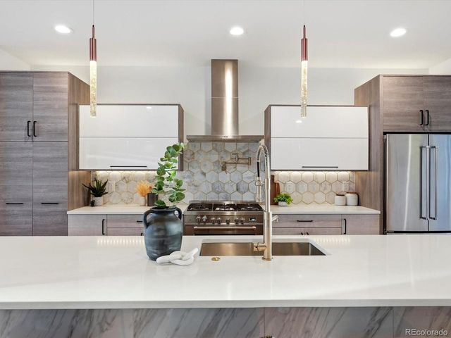 2636 S Acoma St, Denver, CO 80223