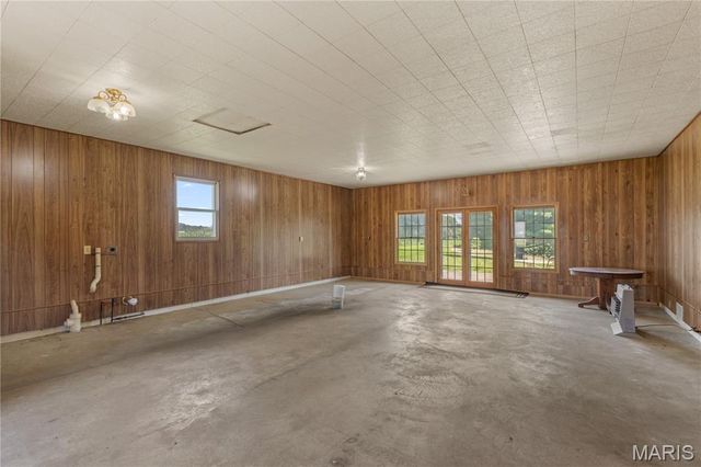 29995 Mitchell Creek Road, Brighton, IL 62012