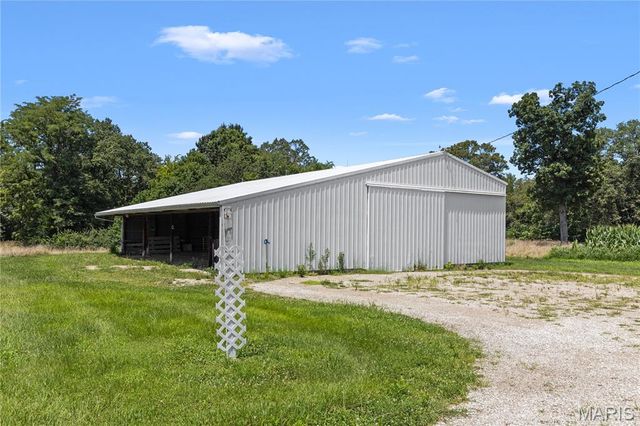 29995 Mitchell Creek Road, Brighton, IL 62012