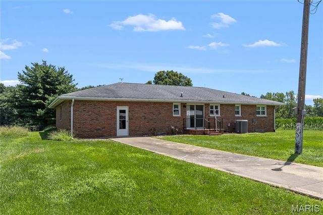 29995 Mitchell Creek Road, Brighton, IL 62012