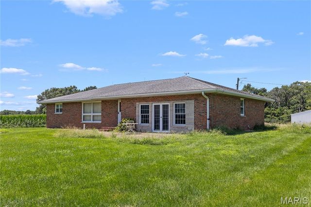 29995 Mitchell Creek Road, Brighton, IL 62012