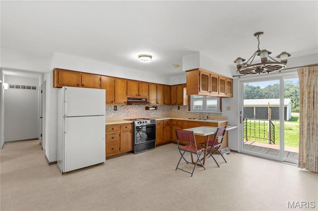 29995 Mitchell Creek Road, Brighton, IL 62012