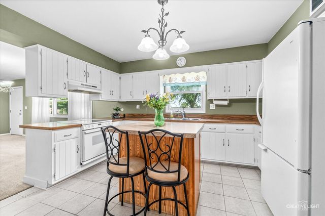 51 Dawn Avenue, Plano, IL 60545