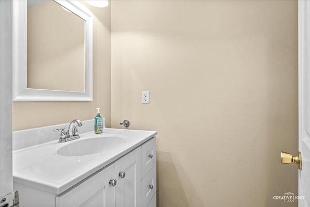 51 Dawn Avenue, Plano, IL 60545