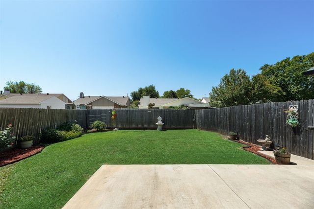 1902 Uvalde Street, Mesquite, TX 75150