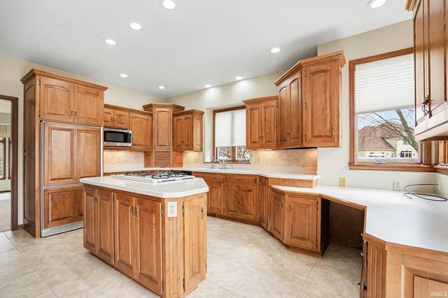 21462 Edgefield Court, Bristol, IN 46507