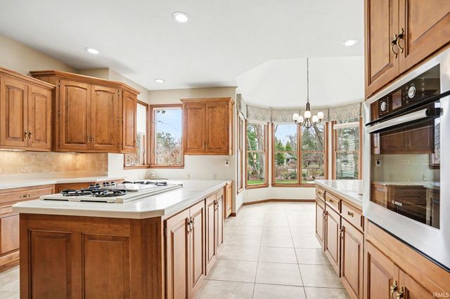 21462 Edgefield Court, Bristol, IN 46507