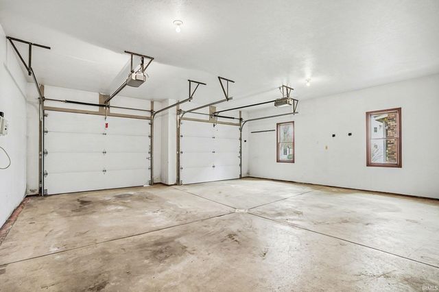 21462 Edgefield Court, Bristol, IN 46507