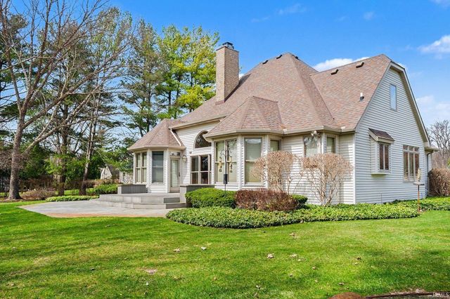 21462 Edgefield Court, Bristol, IN 46507