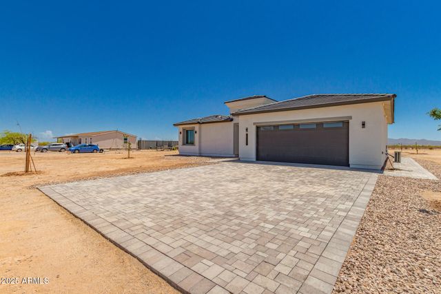 25117 W MCARTHUR Road, Wittmann, AZ 85361