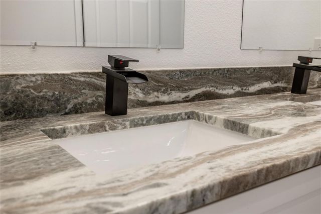 411 ST JOHNS LANE, Kissimmee, FL 34759