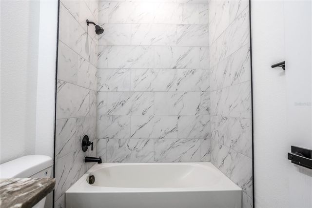 411 ST JOHNS LANE, Kissimmee, FL 34759