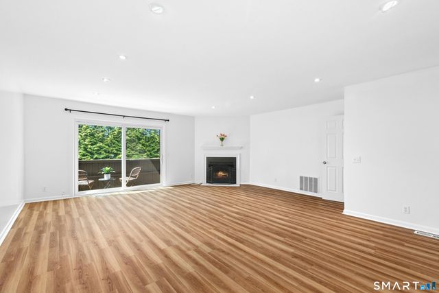 455 Hope Street 1C, Stamford, CT 06906