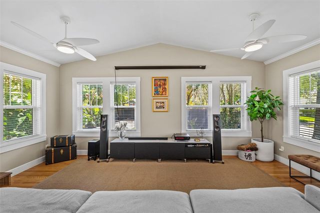 5605 N 9TH STREET, Tampa, FL 33604