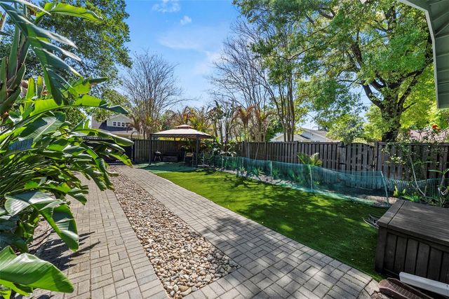 5605 N 9TH STREET, Tampa, FL 33604