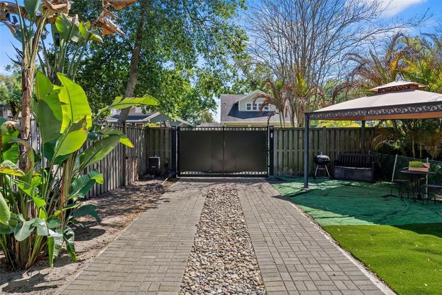 5605 N 9TH STREET, Tampa, FL 33604