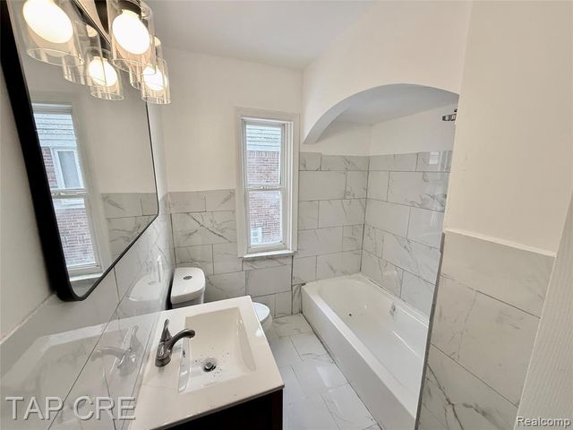 17351 Ilene Street, Detroit, MI 48221