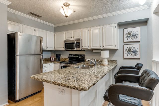 6107 Summer Creek Circle, Dallas, TX 75231