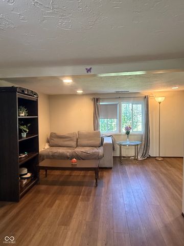 433 E 54th Street, Anderson, IN 46013