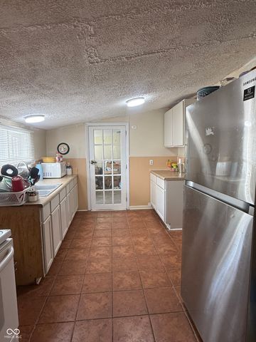 433 E 54th Street, Anderson, IN 46013