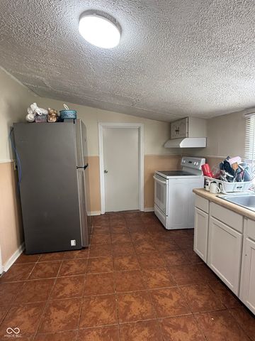 433 E 54th Street, Anderson, IN 46013